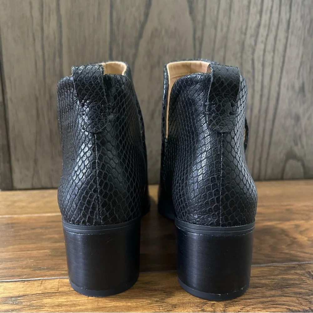 Franco Sarto Roar Snake Print Embossed Notched Booties Size 6.5